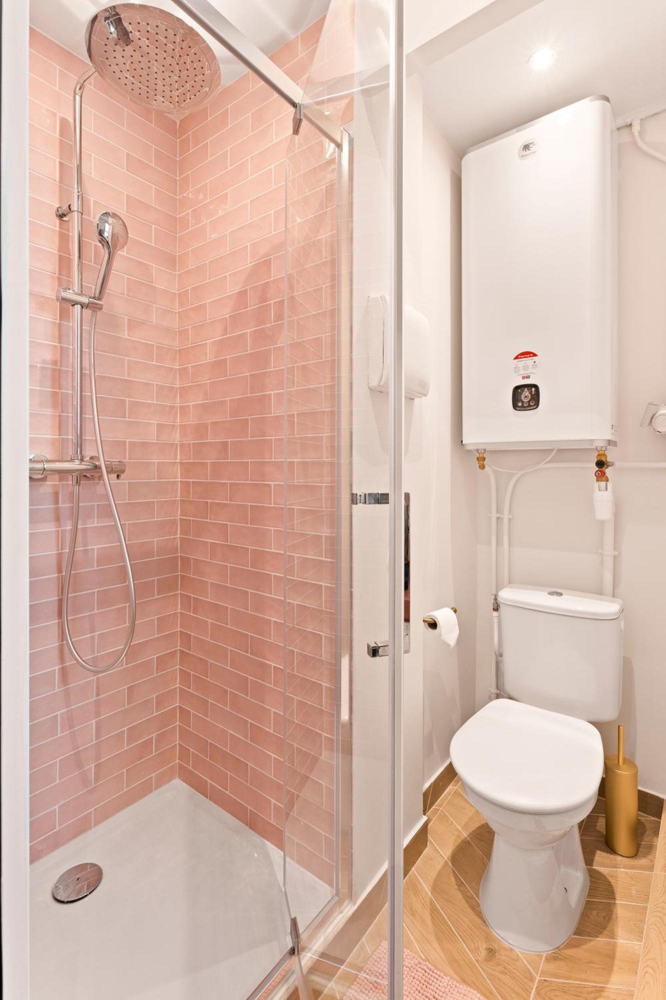 Renting - Spitalieri - Chic & Cosy Art Deco Nest Etoile Apartment *